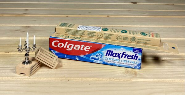 Зубна паста + Щітка Colgate MaxFresh Cooling Crystals - 100 мл.