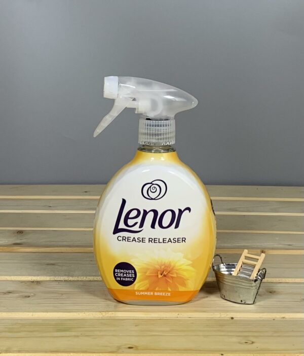 Спрей-кондиціонер для розгладження складок на одязі Lenor Crease Releaser Summer Breeze - 500 мл.