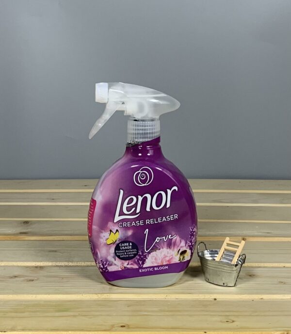 Спрей-кондиціонер для розгладження складок на одязі Lenor Crease Releaser Exotic Bloom - 500 мл