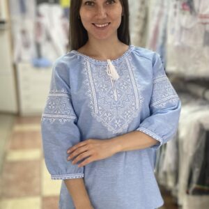 "Блакитний льон" жіноча вишиванка з білим орнаментом