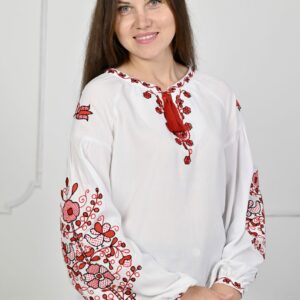 "Квітучий сад" жіноча вишиванка у білому кольорі