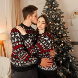 Новогодний свитер Черный