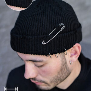 Шапка міні біні докер з пірсингом кільцями з булавкою з потертостями чорна шапка з пірсингом і потертостями