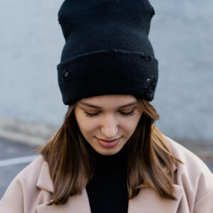 Рвана Шапка Without Knob Black Woman