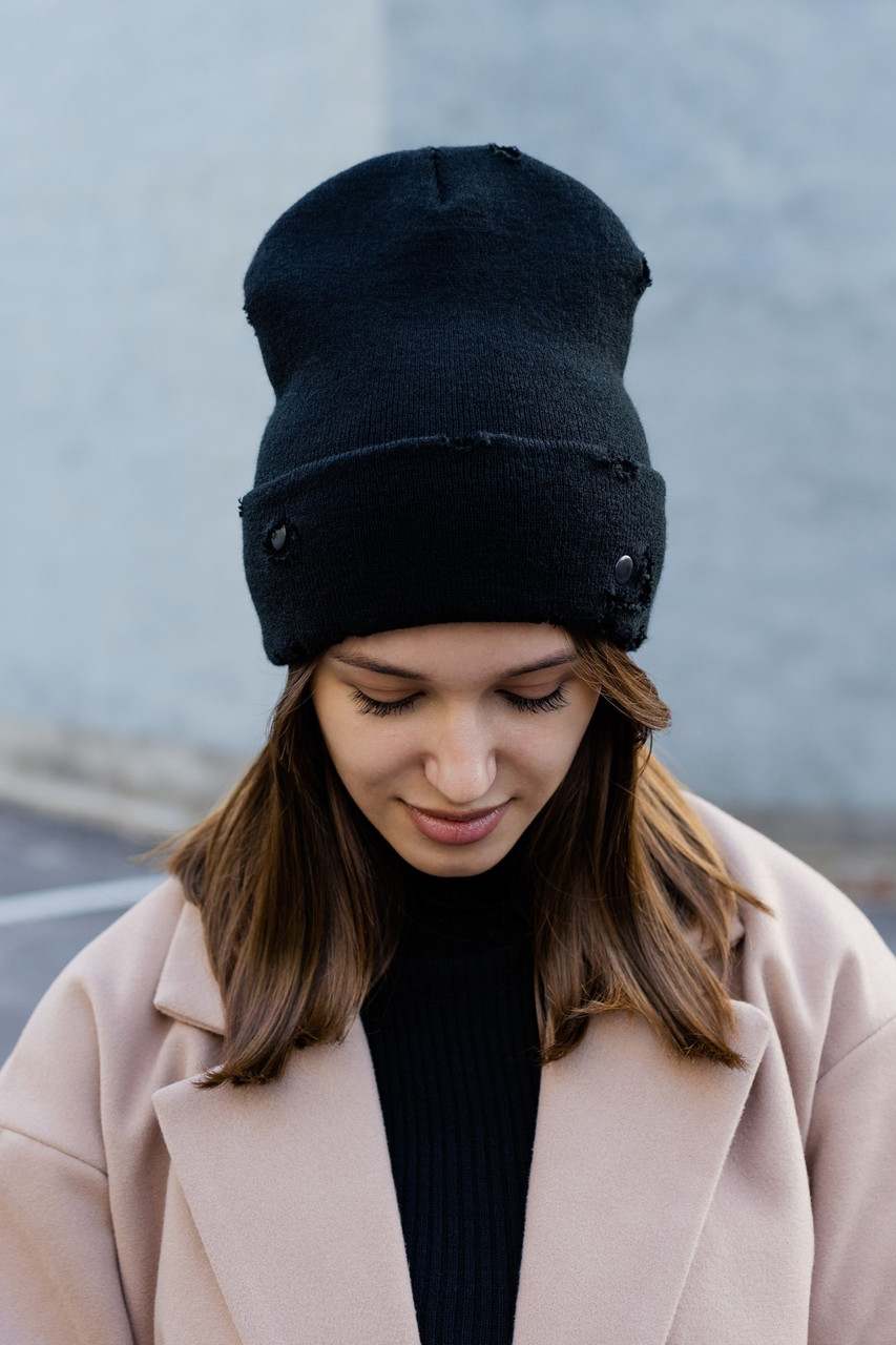 Рвана Шапка Without Knob Black Woman