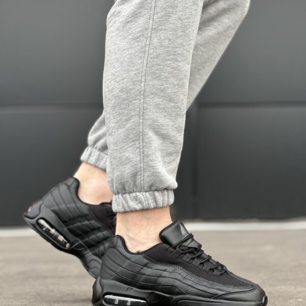 Чоловічі кросівки