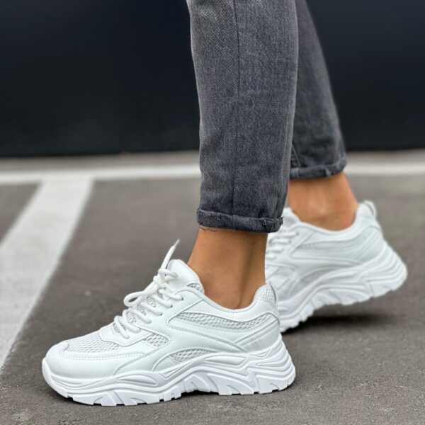 жіночі кросівки