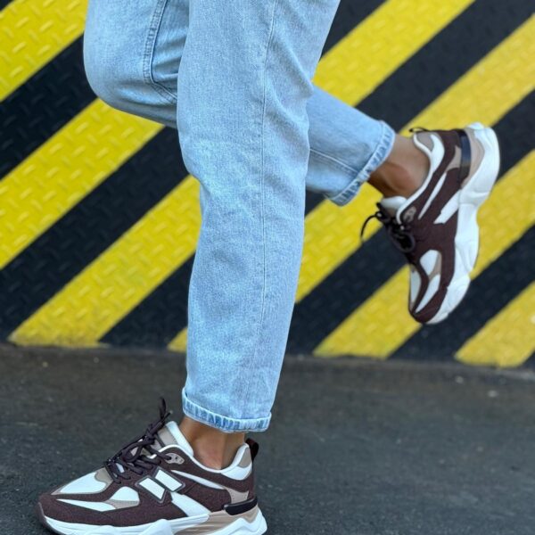 ЖІНОЧІ КРОСІВКИ