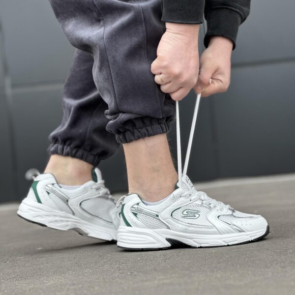 Чоловічі кросівки