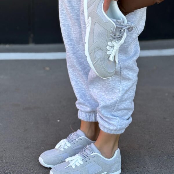 ЖІНОЧІ КРОСІВКИ