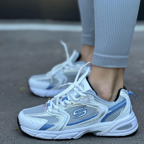 жіночі кросівки