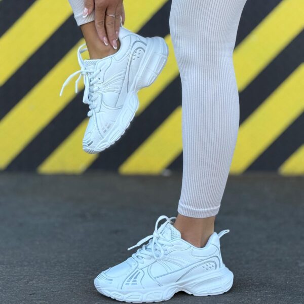 жіночі кросівки