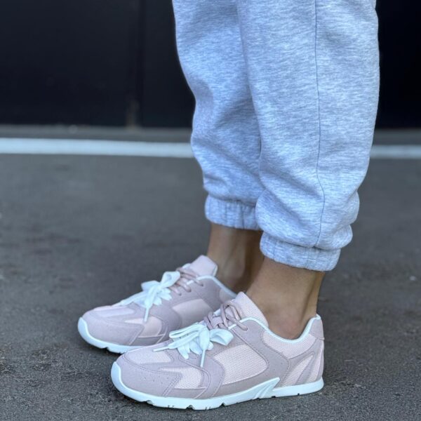 ЖІНОЧІ КРОСІВКИ