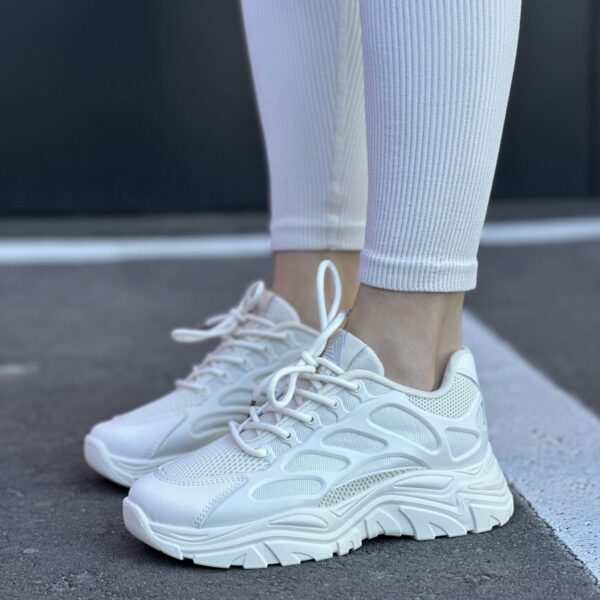 жіночі кросівки