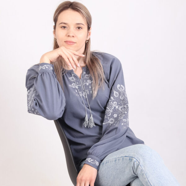 Вишиванка жіноча "Цвітана", Сірий, 42